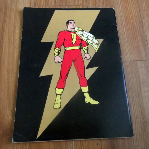 1974 Famous 1st Edition Limited Collectors' Golden Mint Series Large Comic Book - Picture 2 of 2